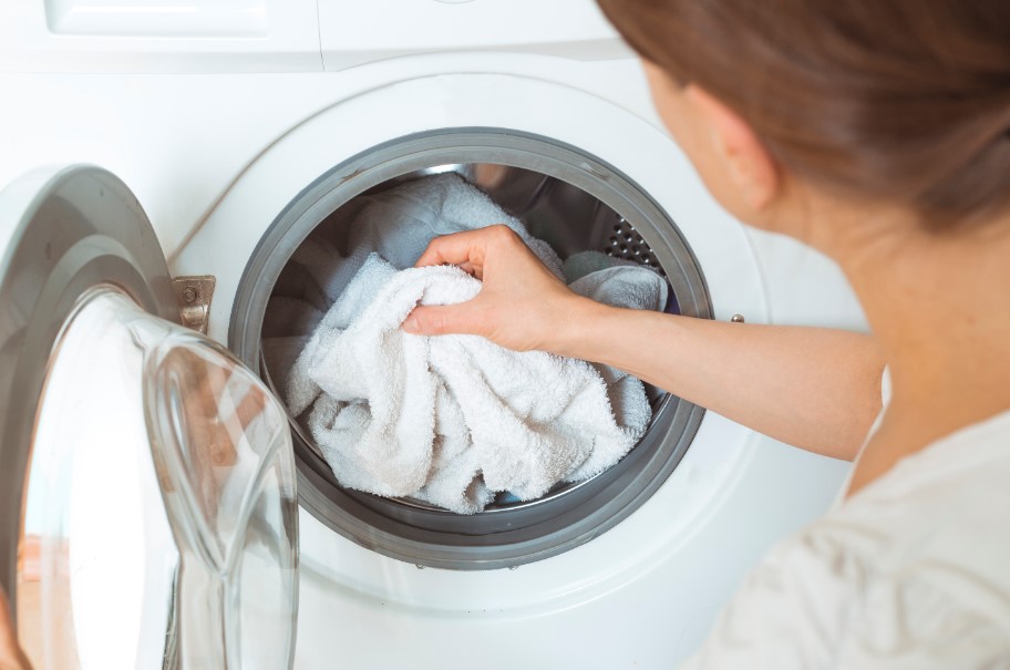 δεν στύβει το πλυντήριο ρούχων